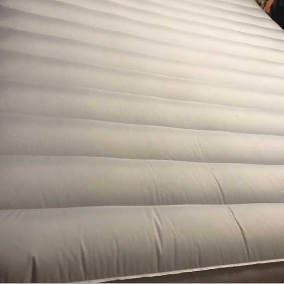 Inflatable bed - Picture 1 of 1